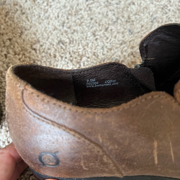 Born distressed leather brown low ankle boots, size 9.5 - Picture 4 of 5